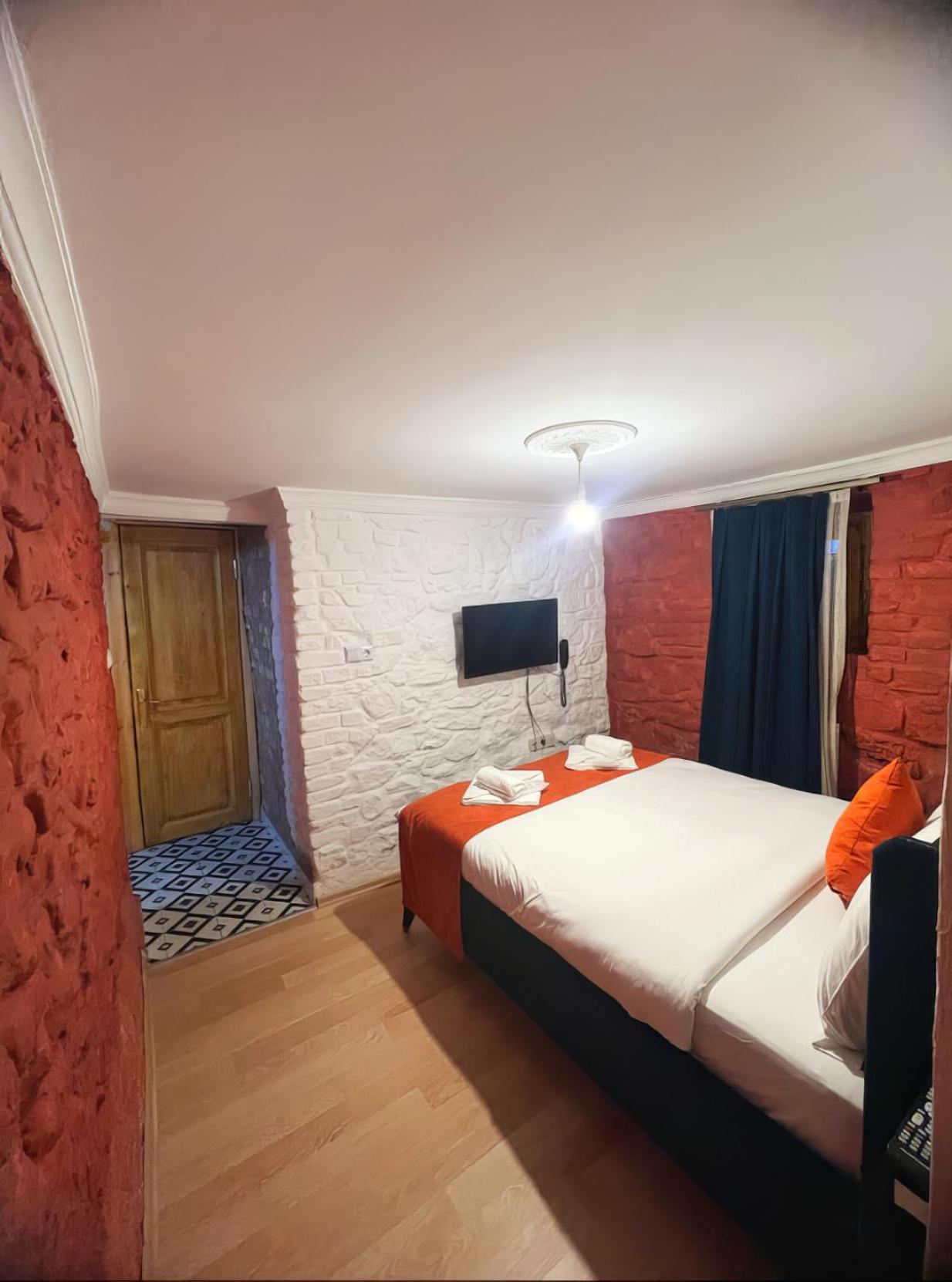 White Bolshoi Rooms Istanbul Exterior photo